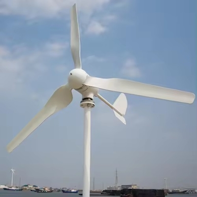 Turbine eoliche sistemi avanzati di energia ibrida eolica e solare per la produzione di energia domestica