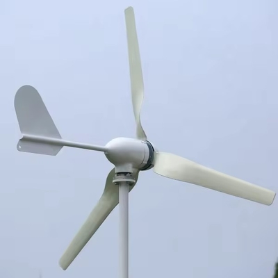Controller ibrido eolico solare Sistema di alimentazione ibrida eolica solare per applicazioni in rete