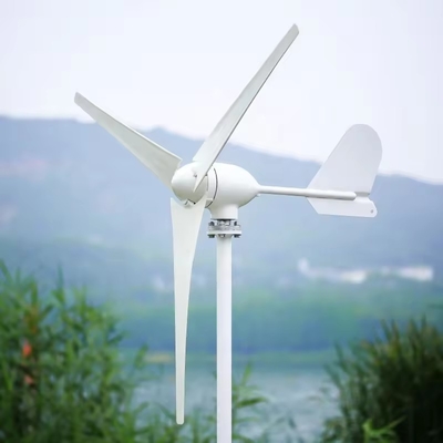 Sistema di generazione ibrida di energia eolica da 10 kW con tensione di uscita 230VAC/380VAC