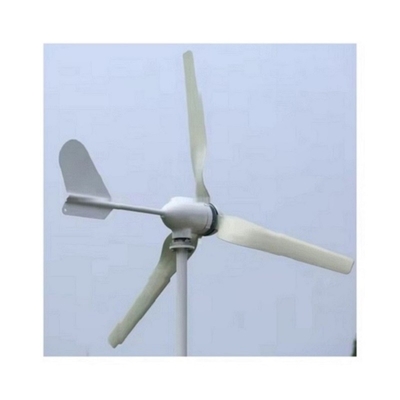 Sistema di energia eolica per uso domestico a spirale con controller ibrido solare eolico
